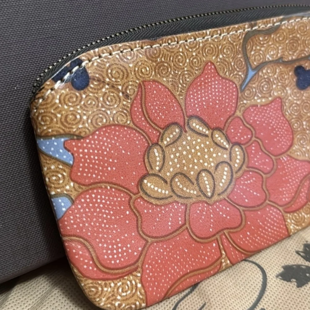 NWOT Patricia Nash Coral and Gold Floral Pouch Gorgeous - Picture 4 of 9